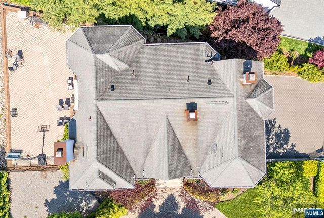 1115 Arcadian Way, Fort Lee, NJ 07024