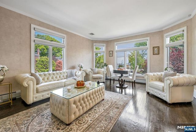 1115 Arcadian Way, Fort Lee, NJ 07024