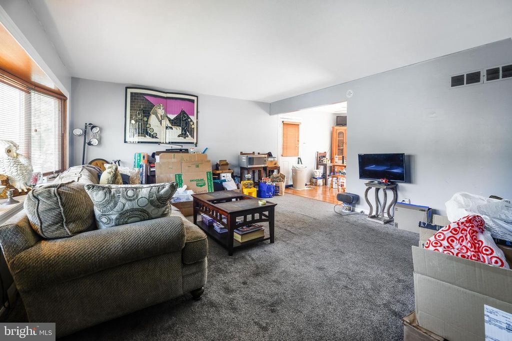 518 SHUE DR, Newark, DE 19713