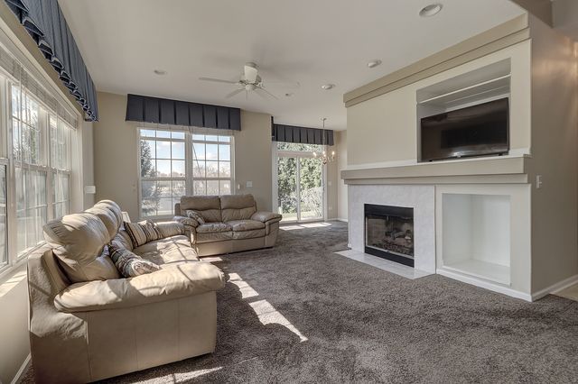 566 PINEBROOK Drive, Bolingbrook, IL 60490