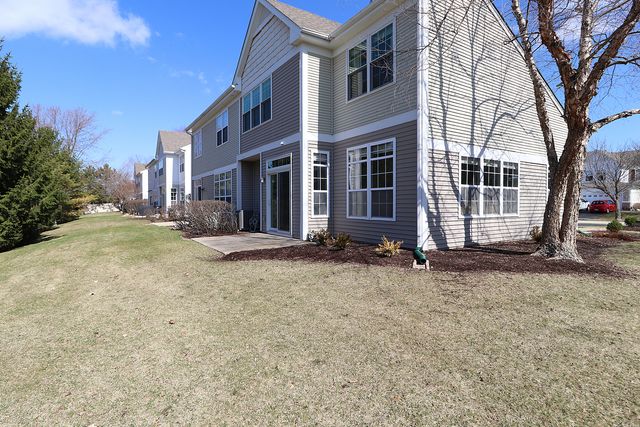 566 PINEBROOK Drive, Bolingbrook, IL 60490