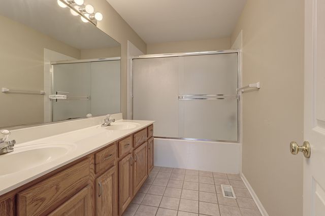 566 PINEBROOK Drive, Bolingbrook, IL 60490