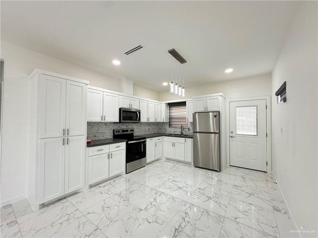 2304 E San Andrea Street 2, Edinburg, TX 78504