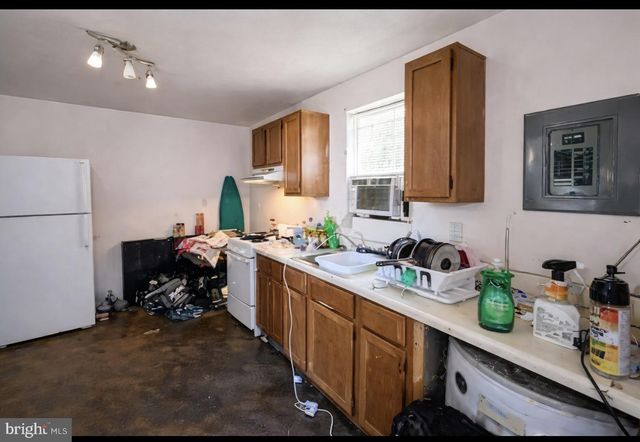 51 E GRIFFITH ST, Penns Grove, NJ 08069