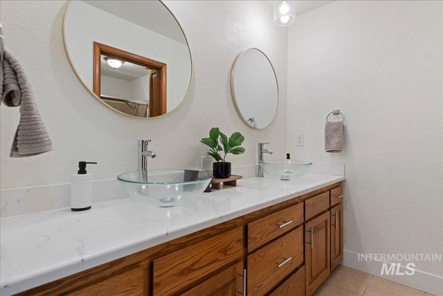 709 Vista Terrace, Nampa, ID 83686