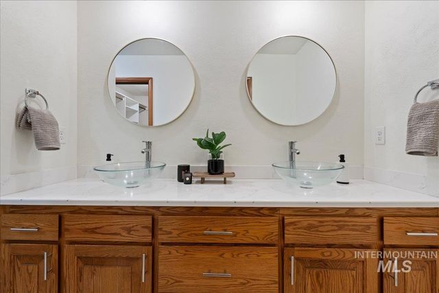 709 Vista Terrace, Nampa, ID 83686