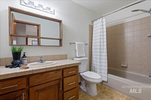 709 Vista Terrace, Nampa, ID 83686