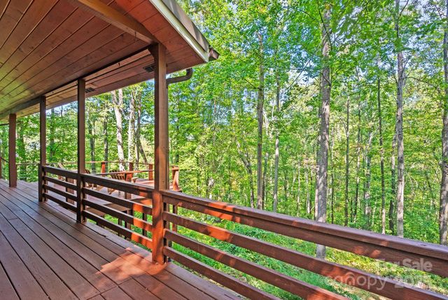 26 Benfield Road, Weaverville, NC 28787