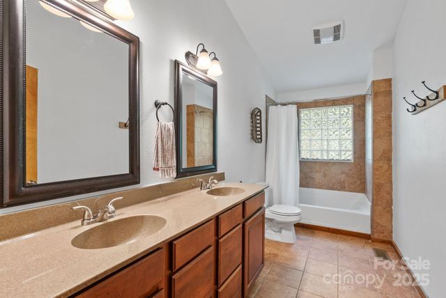 26 Benfield Road, Weaverville, NC 28787