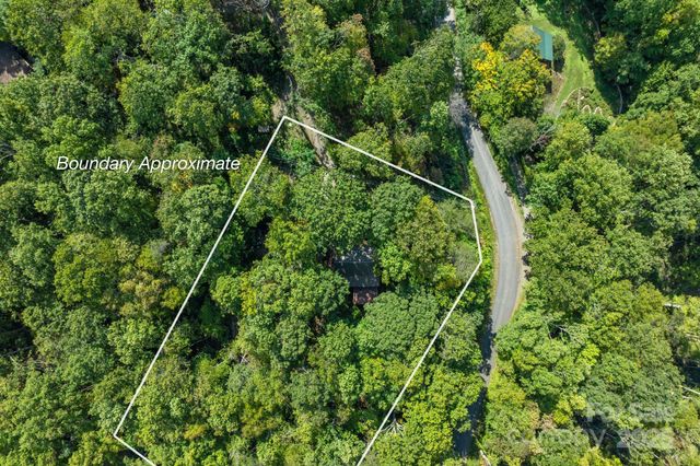 26 Benfield Road, Weaverville, NC 28787