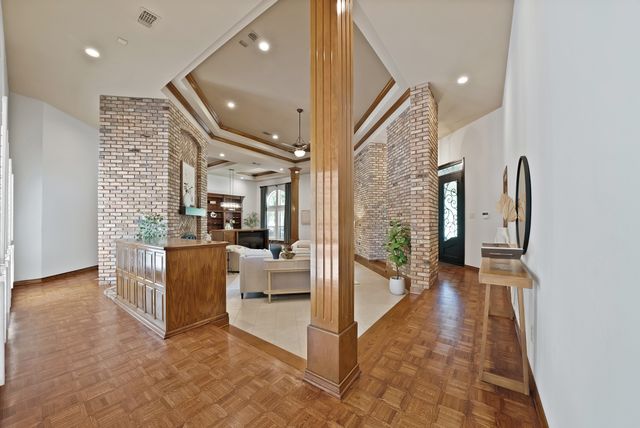 2900 Oak Trail Court, Dalworthington Gardens, TX 76016