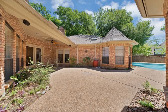 2900 Oak Trail Court, Dalworthington Gardens, TX 76016
