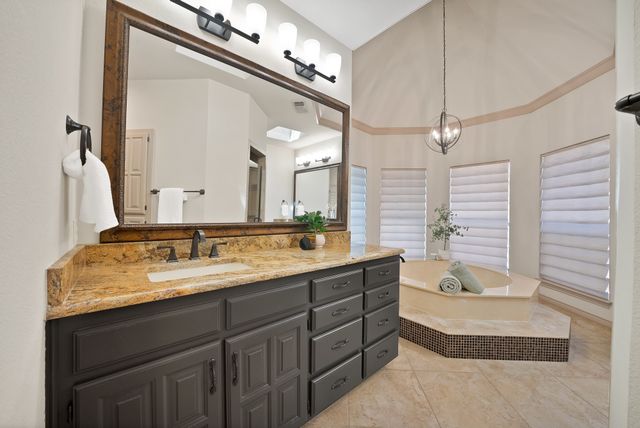 2900 Oak Trail Court, Dalworthington Gardens, TX 76016