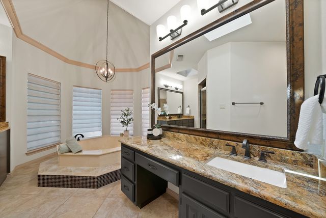 2900 Oak Trail Court, Dalworthington Gardens, TX 76016