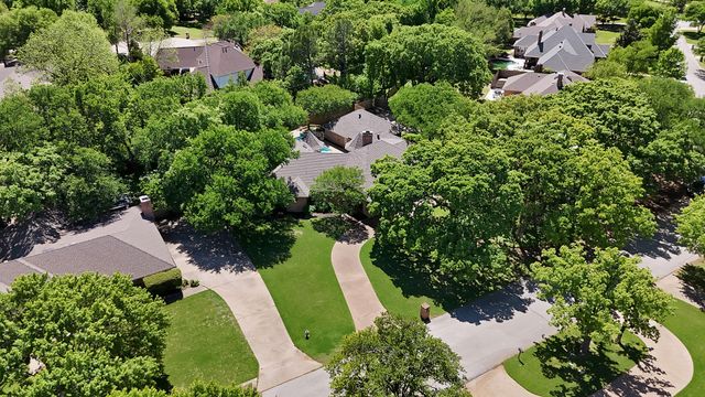 2900 Oak Trail Court, Dalworthington Gardens, TX 76016