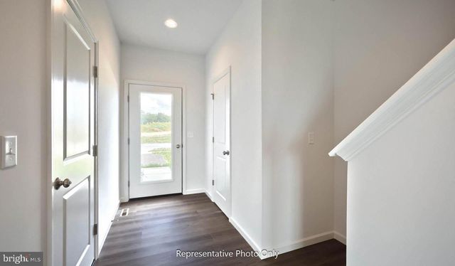 4 N CONIFER DR, Elizabethtown, PA 17022