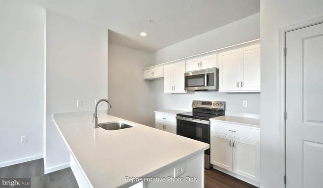 4 N CONIFER DR, Elizabethtown, PA 17022