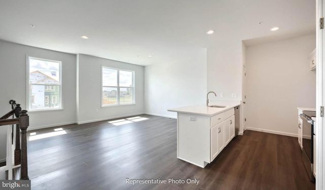 4 N CONIFER DR, Elizabethtown, PA 17022