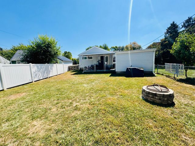 230 Floral Avenue 230 Floral Avenue, Troy, OH 45373