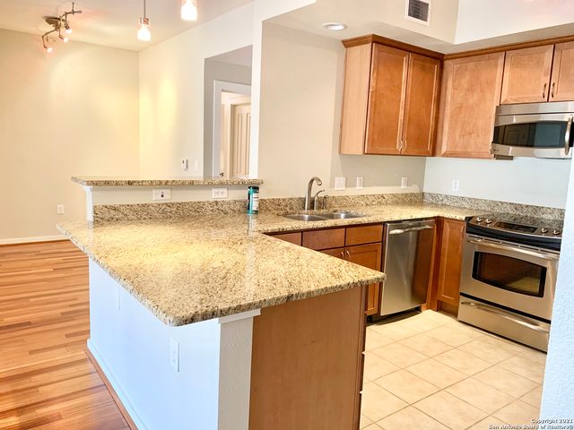 7342 Oak Manor Dr Apt 7106, San Antonio, TX 78229