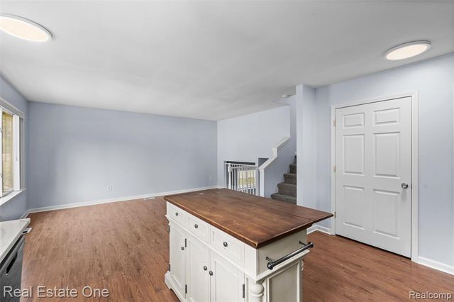 718 Miller Road, Lake Orion, MI 48362