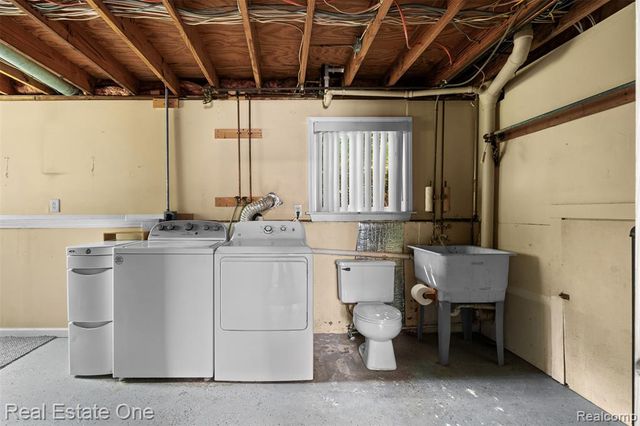 718 Miller Road, Lake Orion, MI 48362
