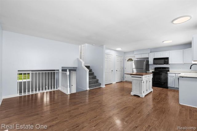 718 Miller Road, Lake Orion, MI 48362