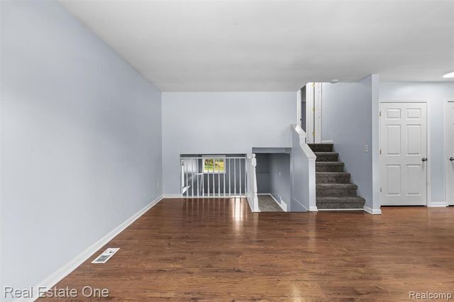 718 Miller Road, Lake Orion, MI 48362