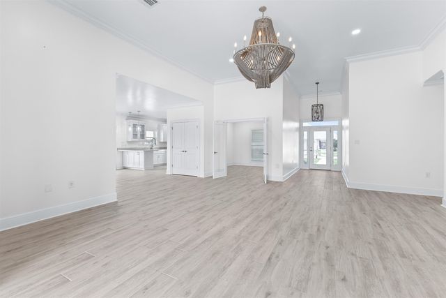 332 Tulip Dr, Houma, LA 70360