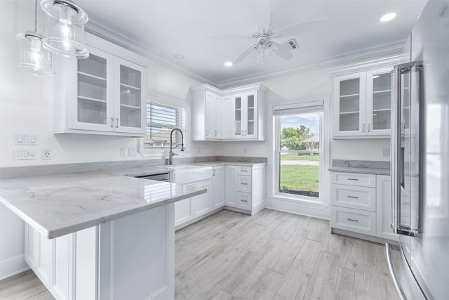 332 Tulip Dr, Houma, LA 70360