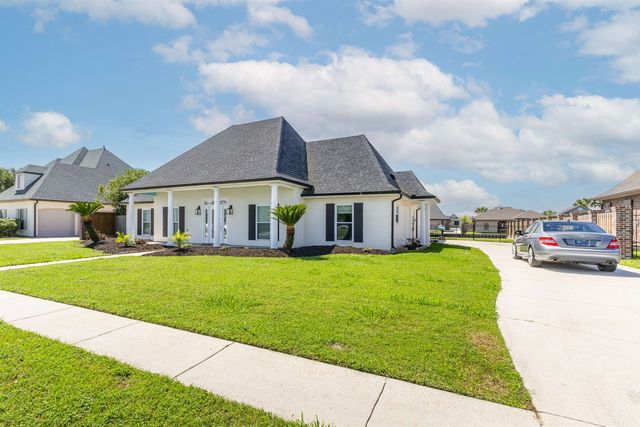 332 Tulip Dr, Houma, LA 70360