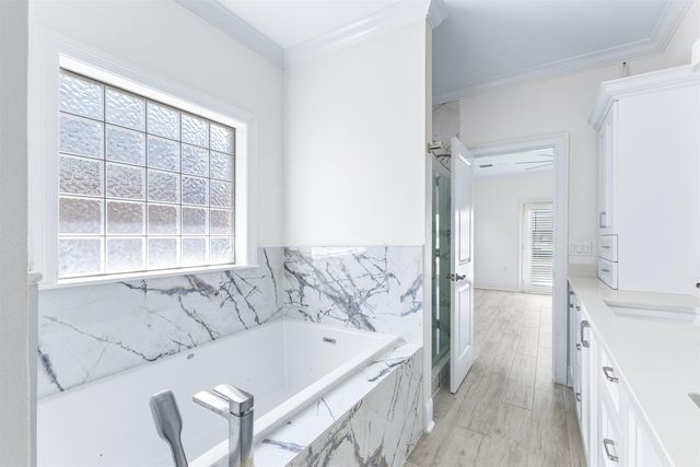 332 Tulip Dr, Houma, LA 70360