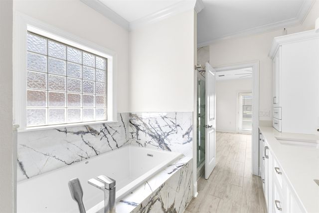 332 Tulip Dr, Houma, LA 70360