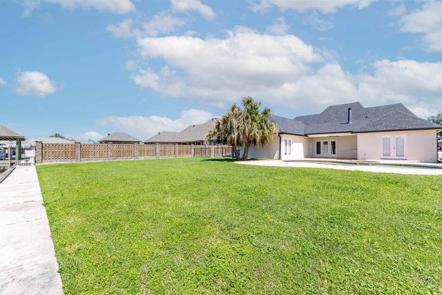 332 Tulip Dr, Houma, LA 70360