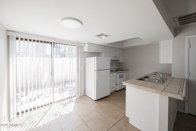 1077 W 1ST Street 105, Tempe, AZ 85281