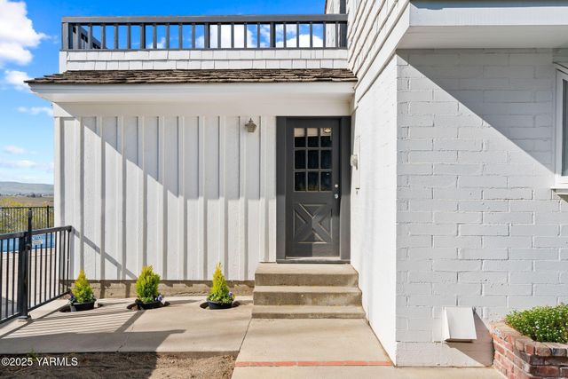 N 5 80th Ave, Yakima, WA 98908