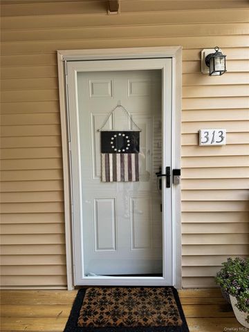313 Fox Run Lane, Carmel, NY 10512
