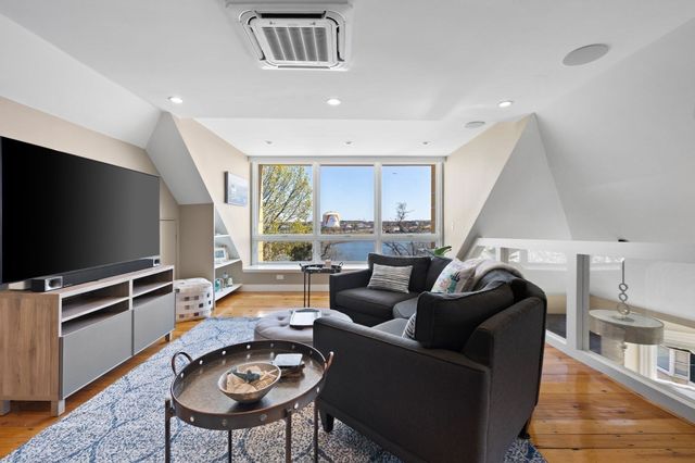 201 Savin Hill Ave 2, Boston, MA 02125