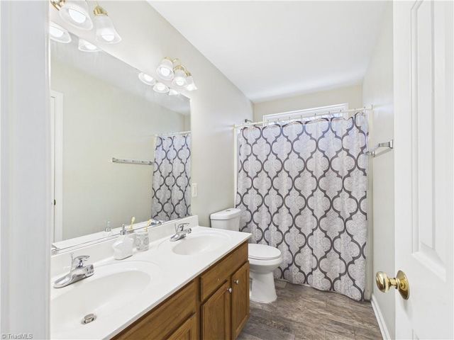 107 Farriers Lane, Jamestown, NC 27282