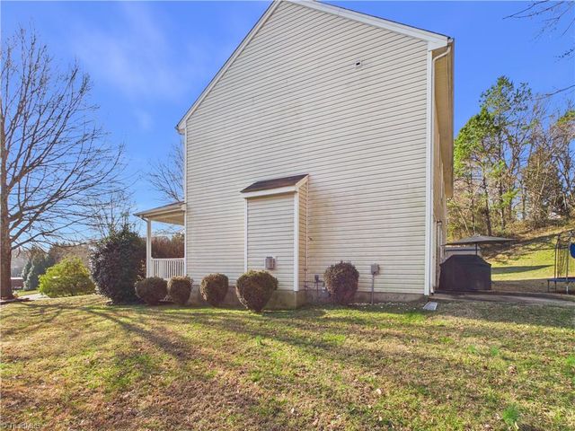 107 Farriers Lane, Jamestown, NC 27282