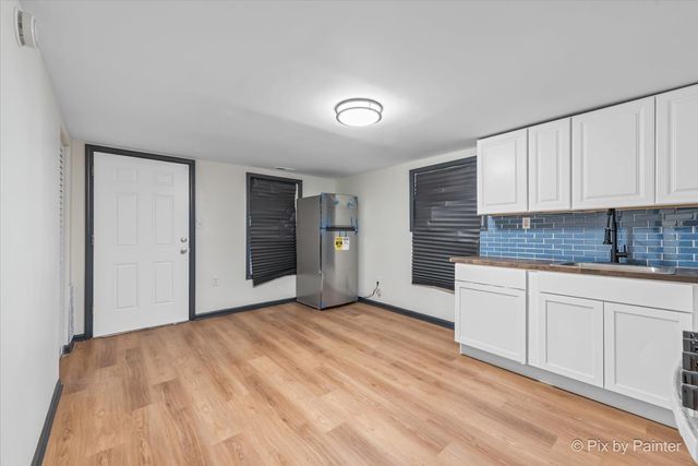 8525 S Saginaw Avenue, Chicago, IL 60617