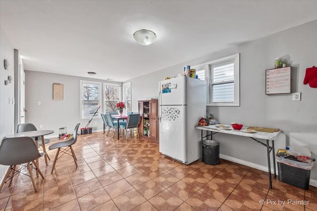 8525 S Saginaw Avenue, Chicago, IL 60617