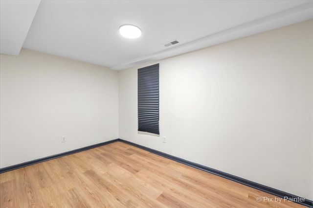 8525 S Saginaw Avenue, Chicago, IL 60617