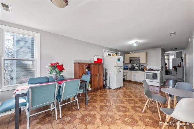 8525 S Saginaw Avenue, Chicago, IL 60617