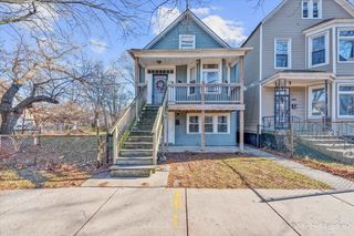 8525 S Saginaw Avenue, Chicago, IL 60617