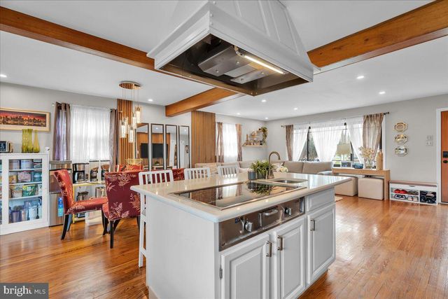 1237 OAKWOOD RD, Haddonfield, NJ 08033