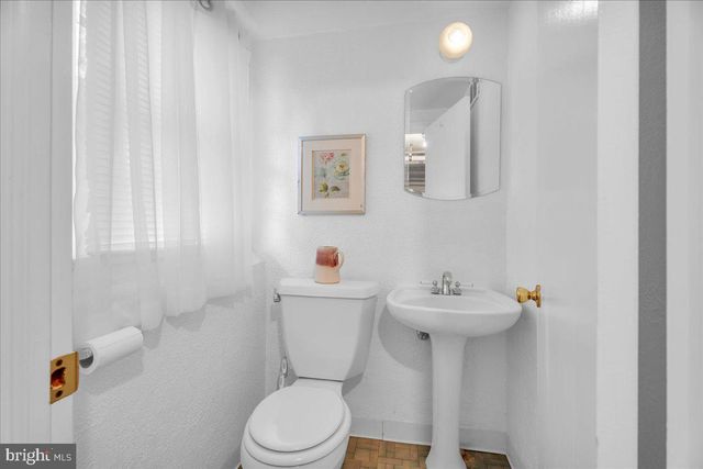 1237 OAKWOOD RD, Haddonfield, NJ 08033