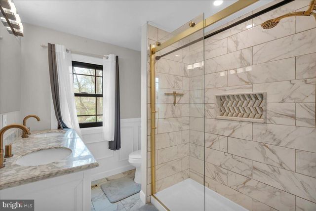 1237 OAKWOOD RD, Haddonfield, NJ 08033