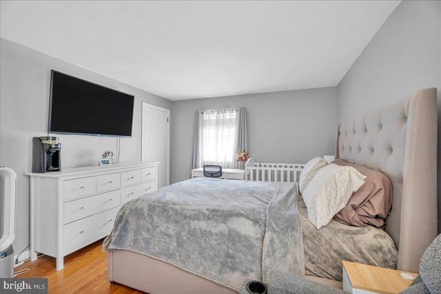 1237 OAKWOOD RD, Haddonfield, NJ 08033