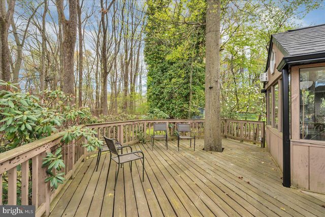 1237 OAKWOOD RD, Haddonfield, NJ 08033